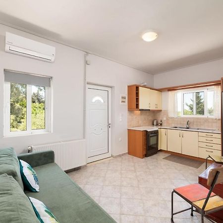 Villa Chrysallis With Heated Pool 耶奥伊乌波利斯 外观 照片