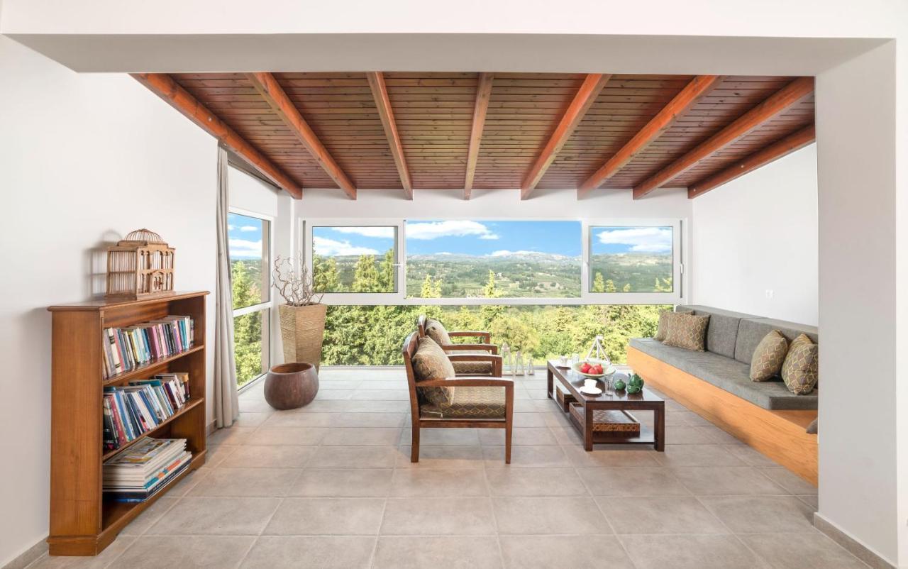 Villa Chrysallis With Heated Pool 耶奥伊乌波利斯 外观 照片