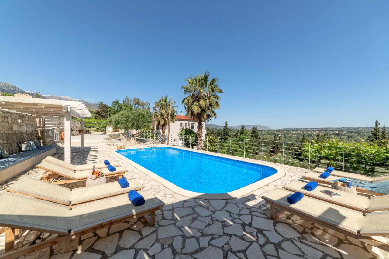 Villa Chrysallis With Heated Pool 耶奥伊乌波利斯 外观 照片