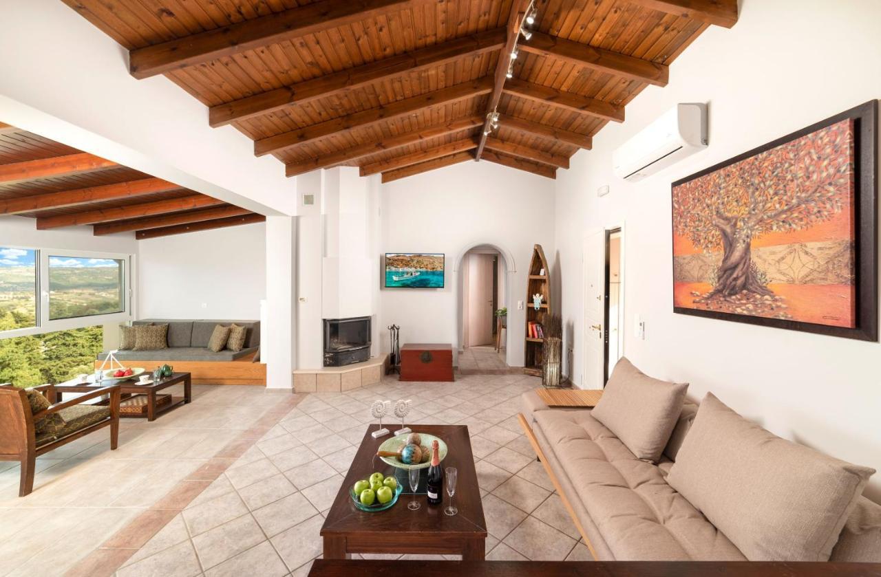 Villa Chrysallis With Heated Pool 耶奥伊乌波利斯 外观 照片