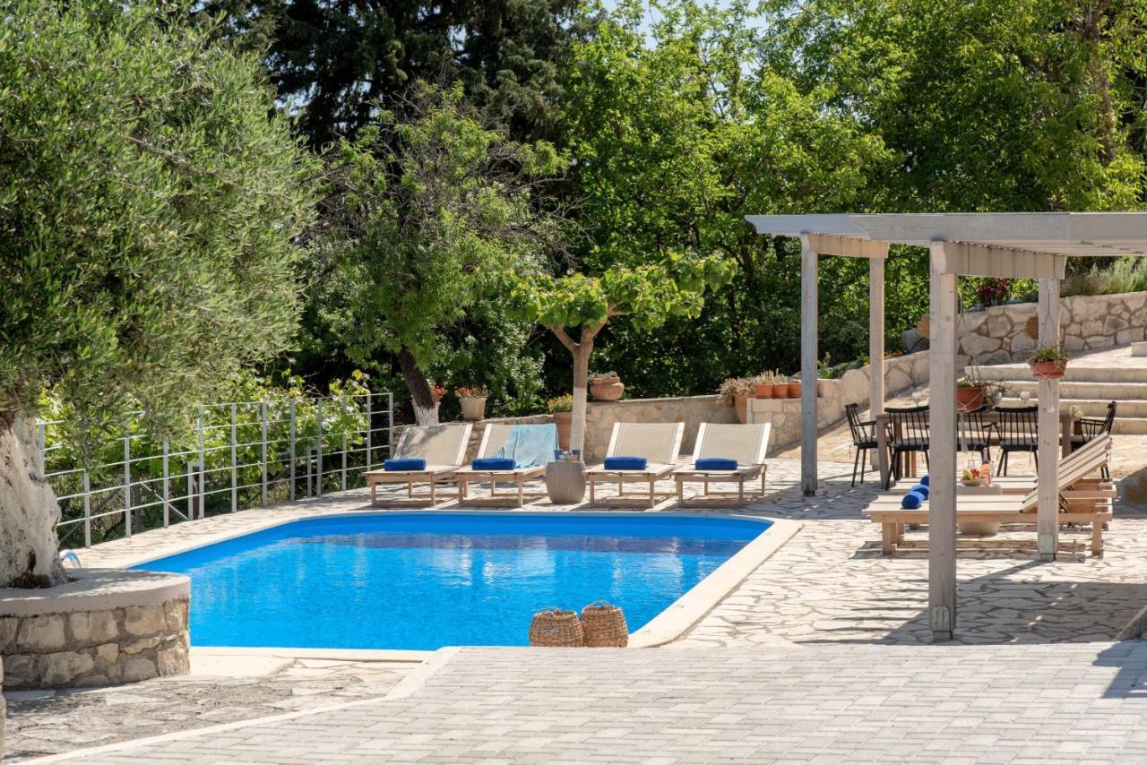 Villa Chrysallis With Heated Pool 耶奥伊乌波利斯 外观 照片