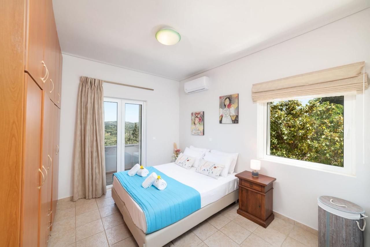 Villa Chrysallis With Heated Pool 耶奥伊乌波利斯 外观 照片