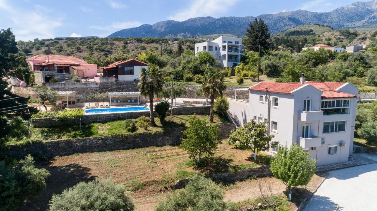 Villa Chrysallis With Heated Pool 耶奥伊乌波利斯 外观 照片