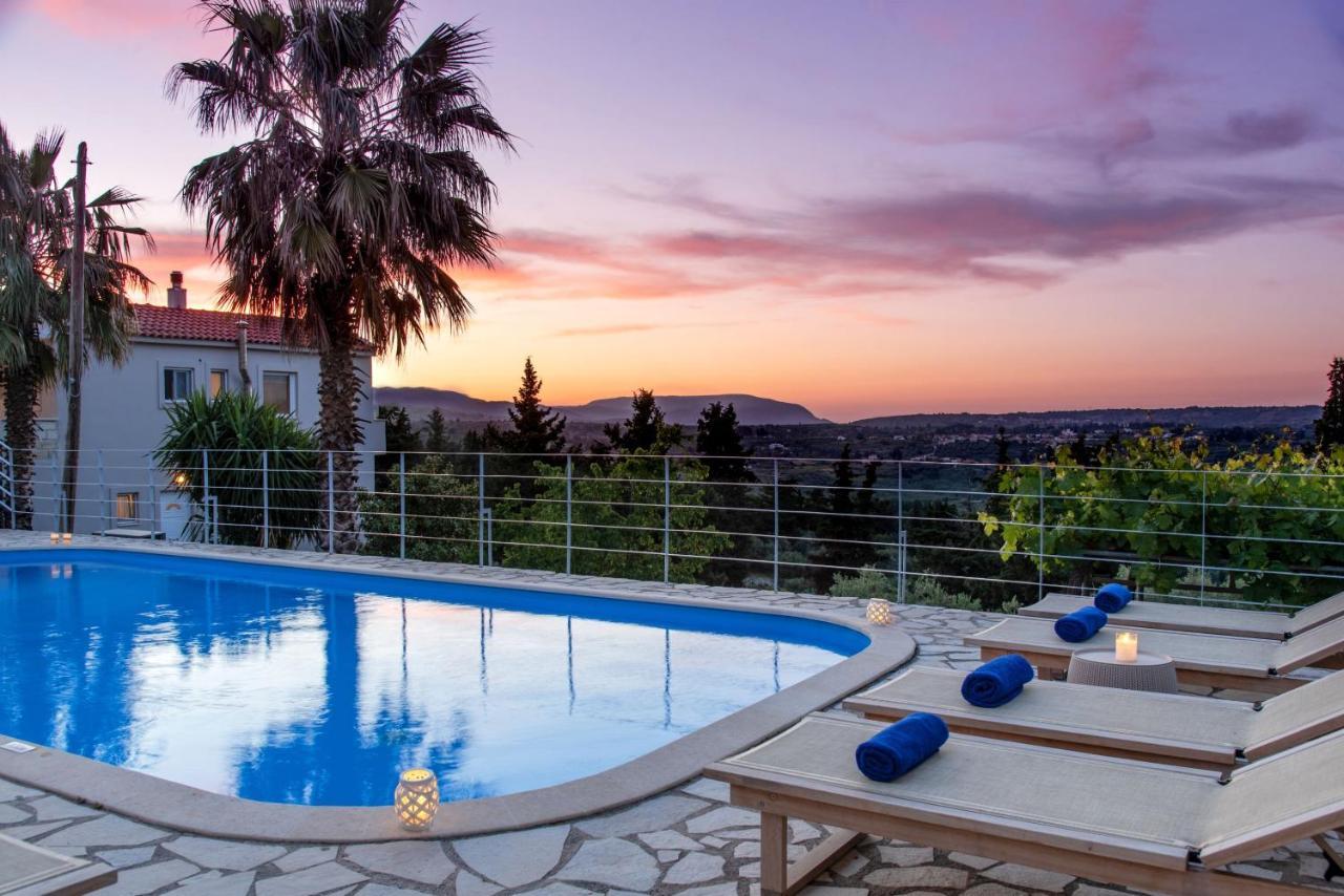 Villa Chrysallis With Heated Pool 耶奥伊乌波利斯 外观 照片