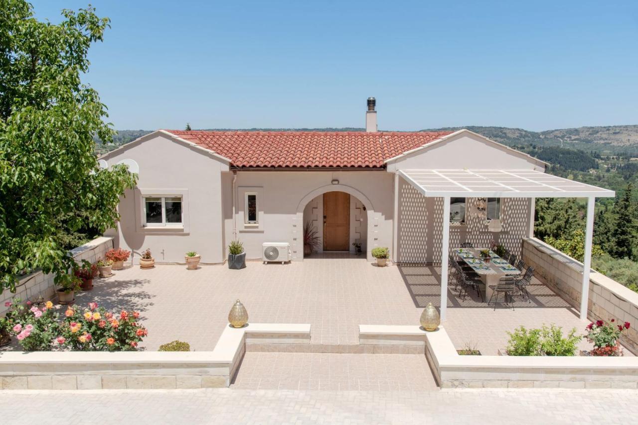 Villa Chrysallis With Heated Pool 耶奥伊乌波利斯 外观 照片