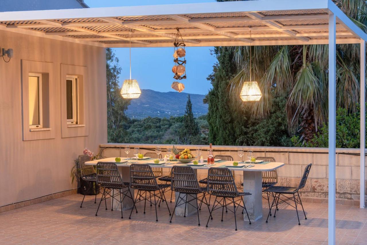 Villa Chrysallis With Heated Pool 耶奥伊乌波利斯 外观 照片