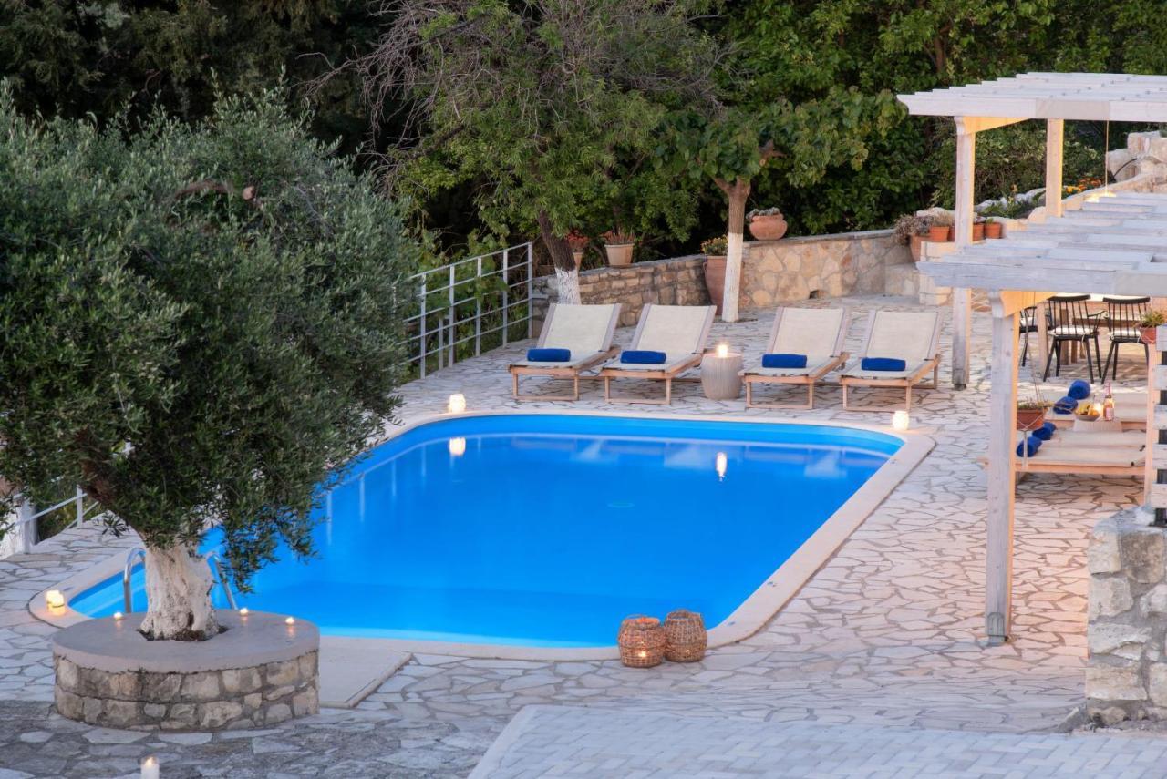 Villa Chrysallis With Heated Pool 耶奥伊乌波利斯 外观 照片